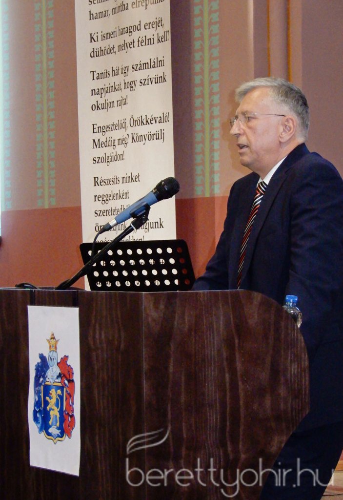 Átadták a felújított zsinagógát 09